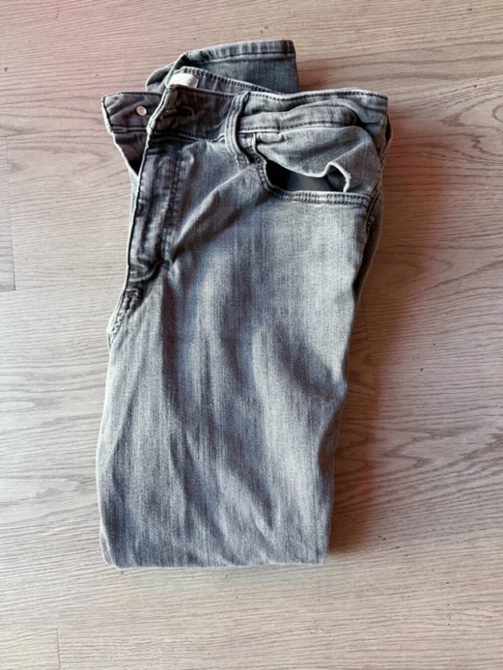 Universal Thread Light Gray Denim Jeans
